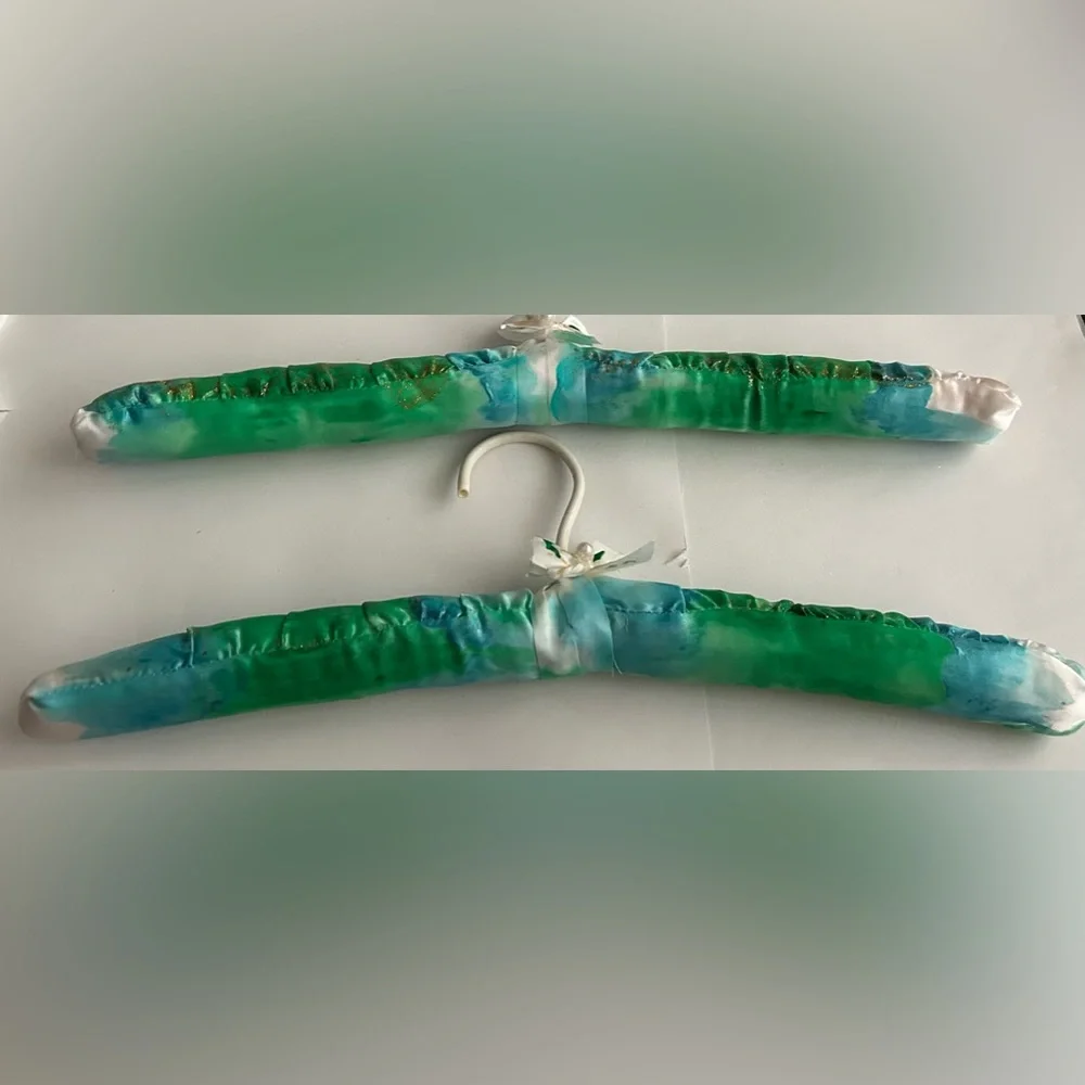 New Two Hangers Bow with Rose Hand Painted by Artist Blue Green made in USA